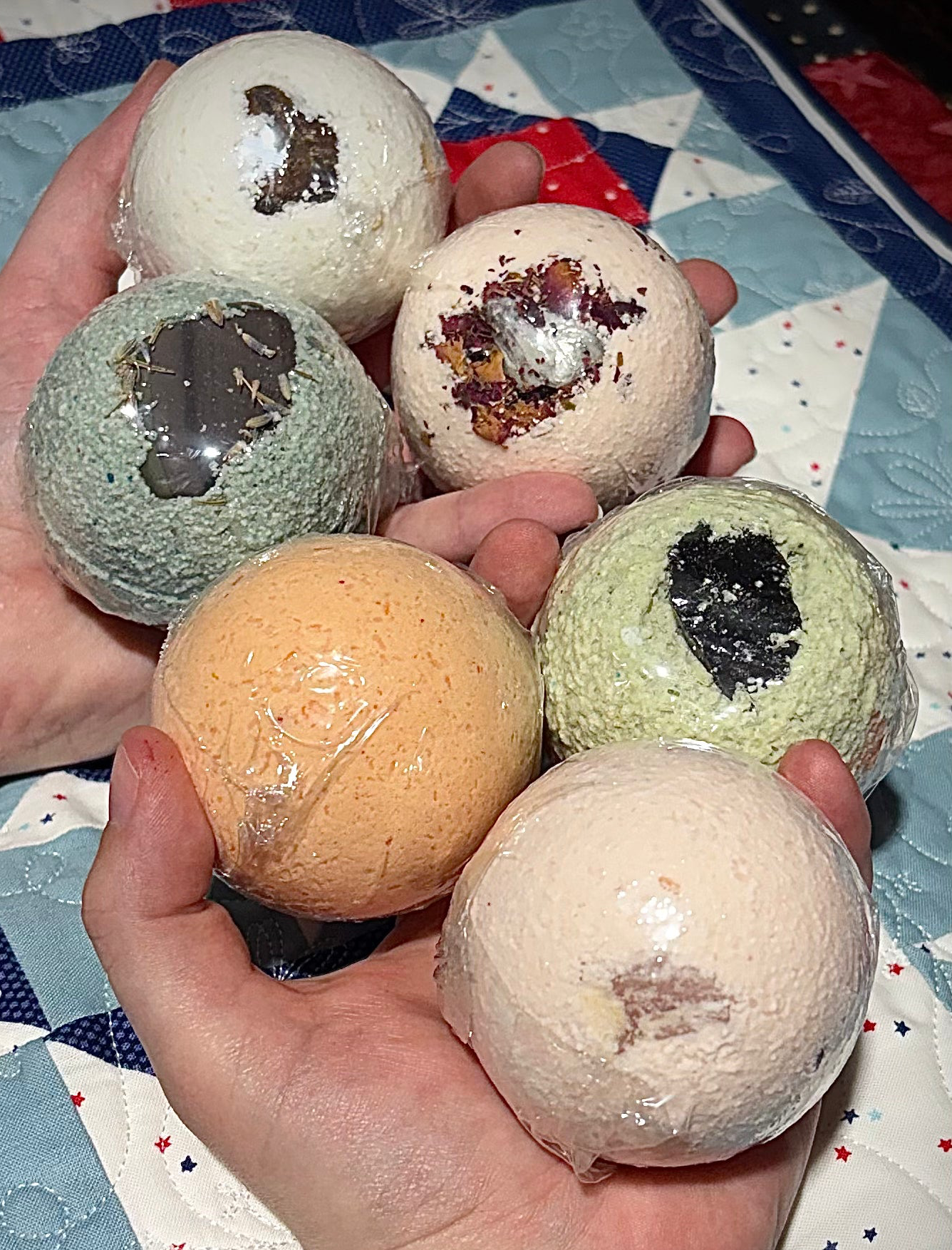 Bath Bomb With Crystal Embed